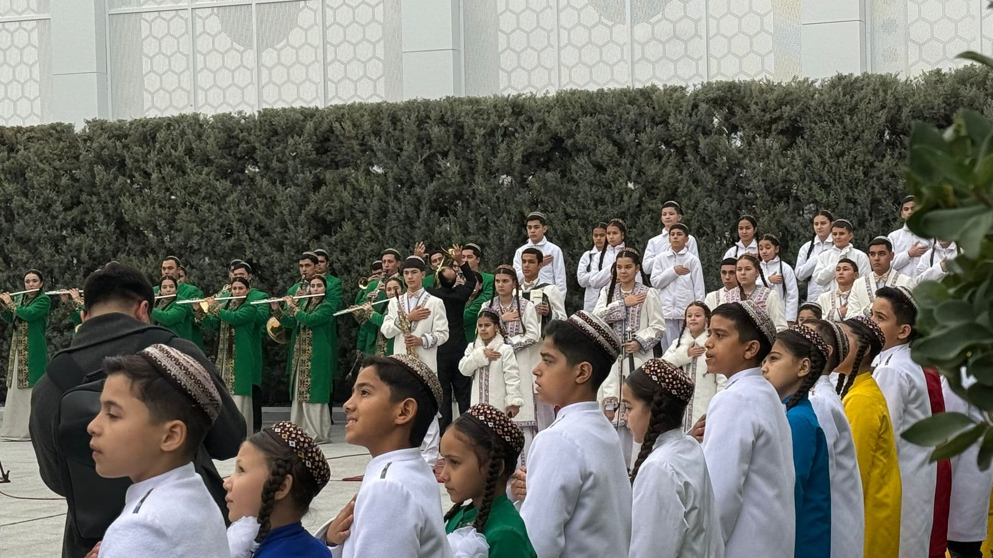 "Awazada" Gurbanguly Berdimuhamedow adyndaky Howandarlyga mätäç çagalara hemaýat bermek boýunça haýyr-sahawat gaznasynyň täze şahamçasy açyldy - Media 2