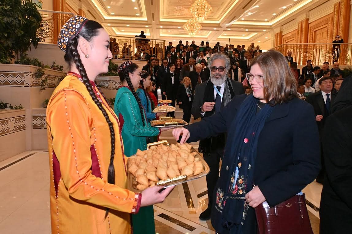 Aşgabatda Bitaraplygyň 30 ýyllygyna bagyşlanan ykdysady üstünlikleriň sergisi açyldy - Media 1