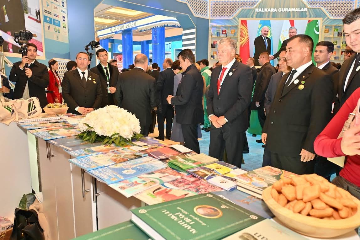 Aşgabatda Bitaraplygyň 30 ýyllygyna bagyşlanan ykdysady üstünlikleriň sergisi açyldy - Media 4