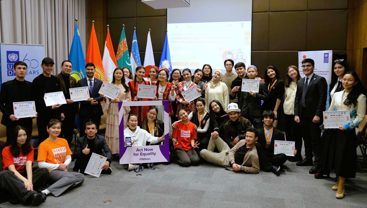 Türkmen talyplary Astanada geçirilen BMGÖM-niň bäsleşiginde innowasion taslamany işläp düzdüler