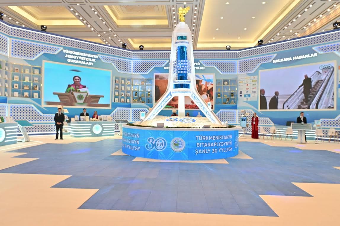 Aşgabatda Bitaraplygyň 30 ýyllygyna bagyşlanan ykdysady üstünlikleriň sergisi açyldy