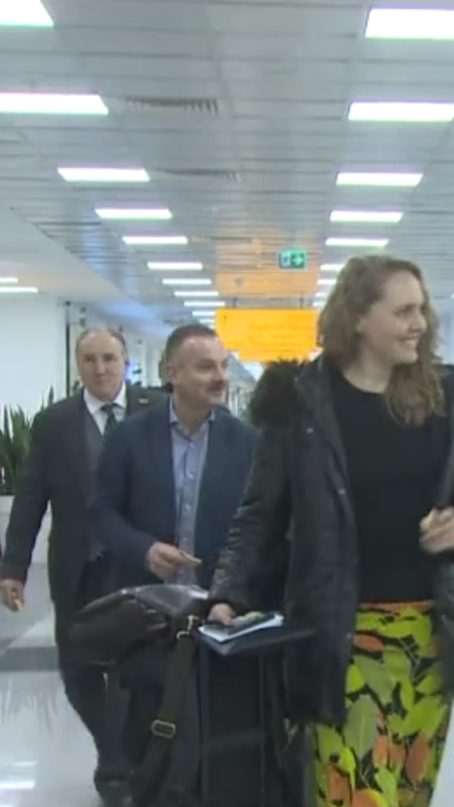 Halkara konferensiýa gatnaşmak üçin daşary ýurtly myhmanlar Awaza gelip ugradylar